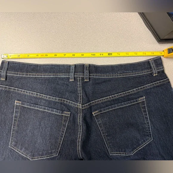 Gloria Vanderbilt - Picture 7 of 7